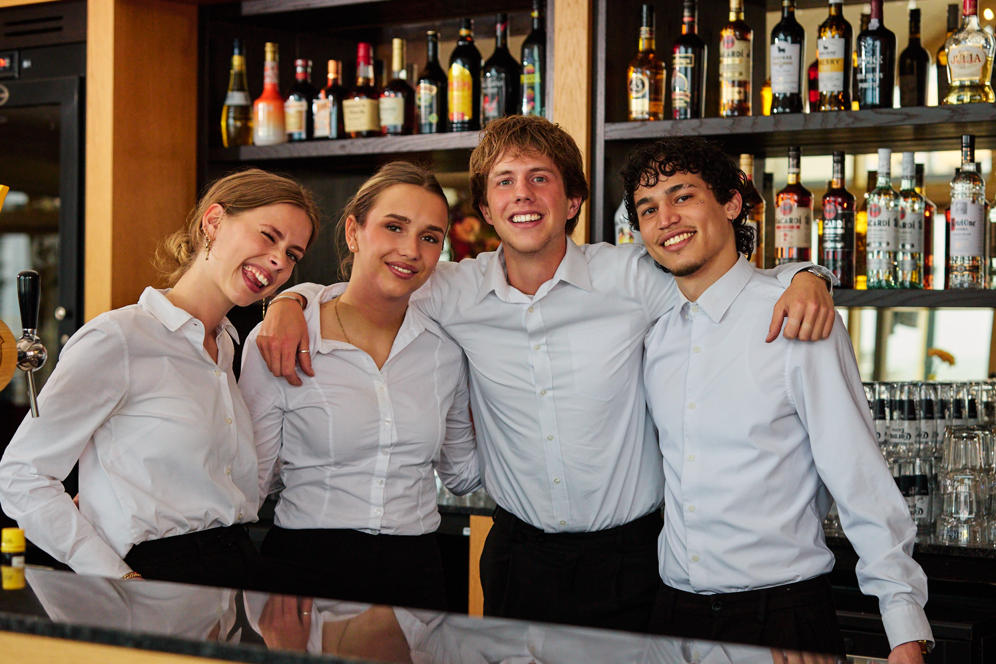 Werving & Selectie Horeca Contact Local Heroes Banqueting personeel inhuren Compliance-proof hospitality staffing Horeca Medewerker